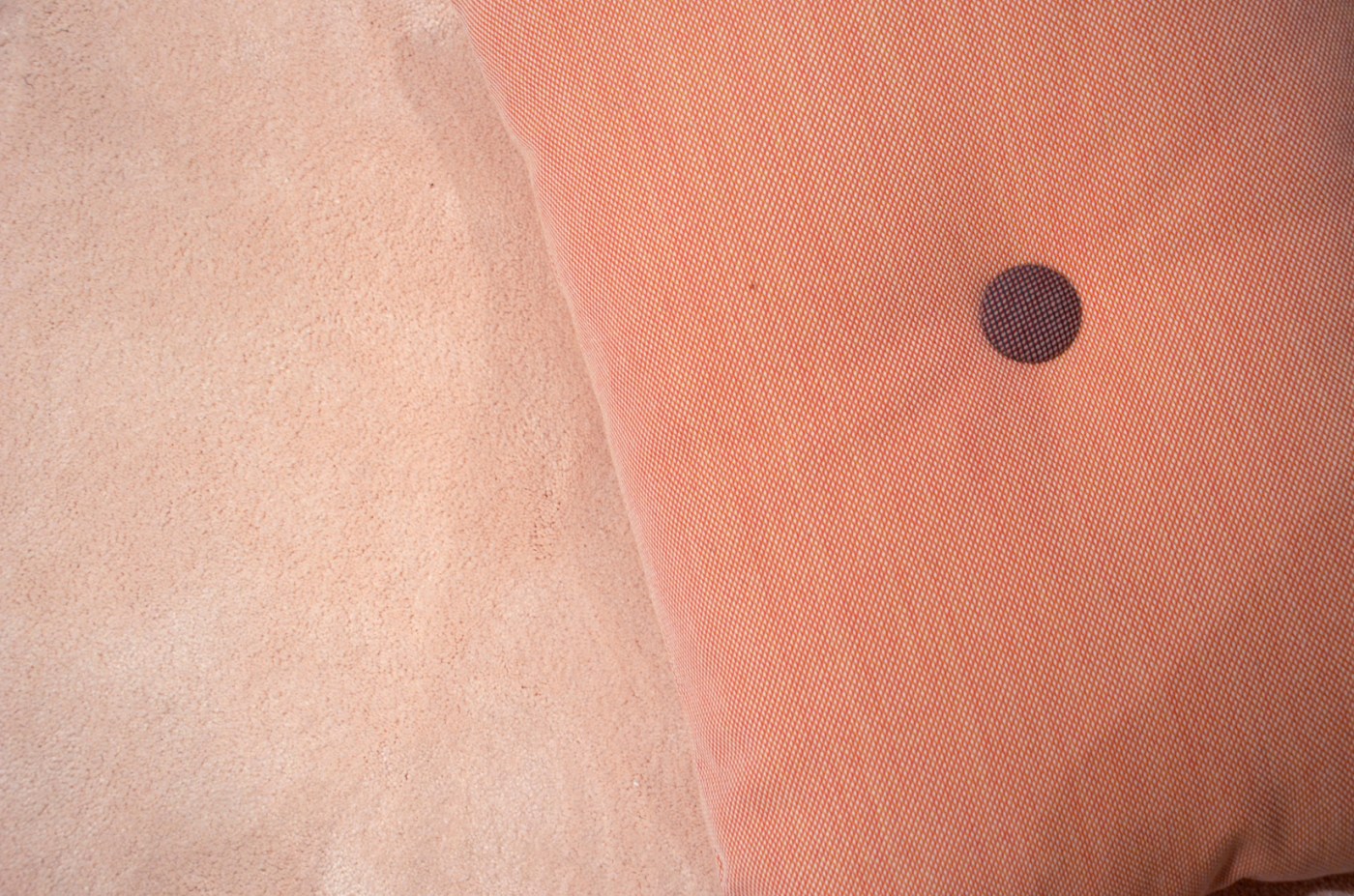 Vorwerk-Teppich / Detail in Rosa auf der DOMOTEX 2016 - annablogie