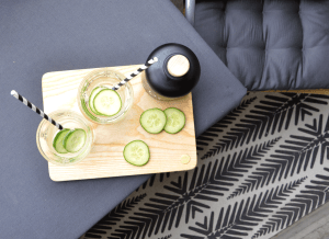 Balkon-in-Grau-und-weiß---annablogie