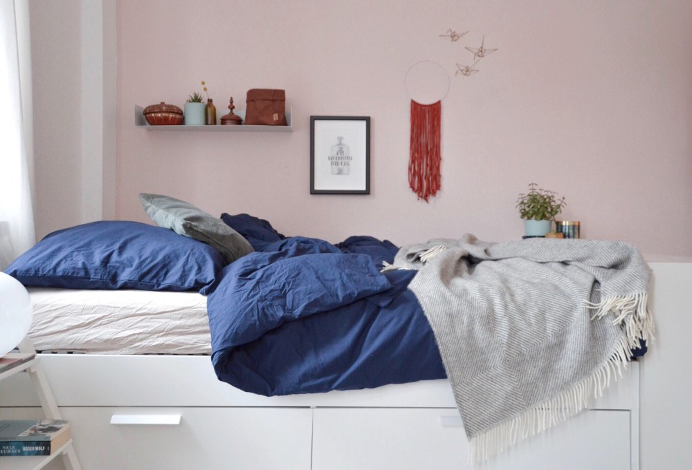 Rosa im Schlafzimmer