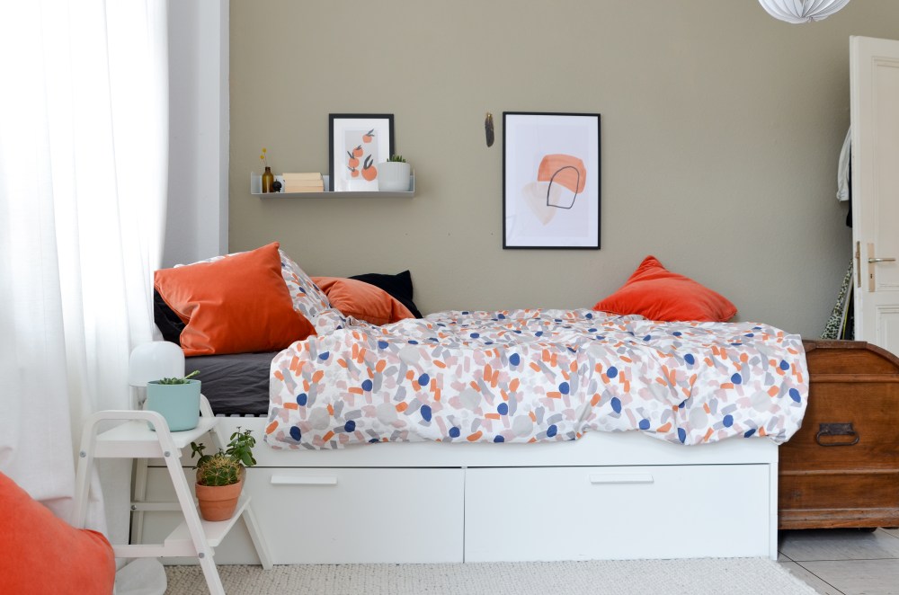 Schlafzimmer: Wohnen in Weiß, Beige und Grau