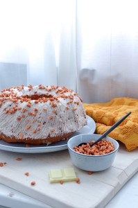 Eierlikör-Rum-Kuchen mit weißer Schokolade und Zimt
